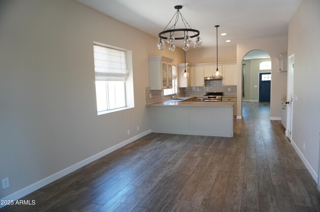 Building Photo - 254 N Stanley Pl