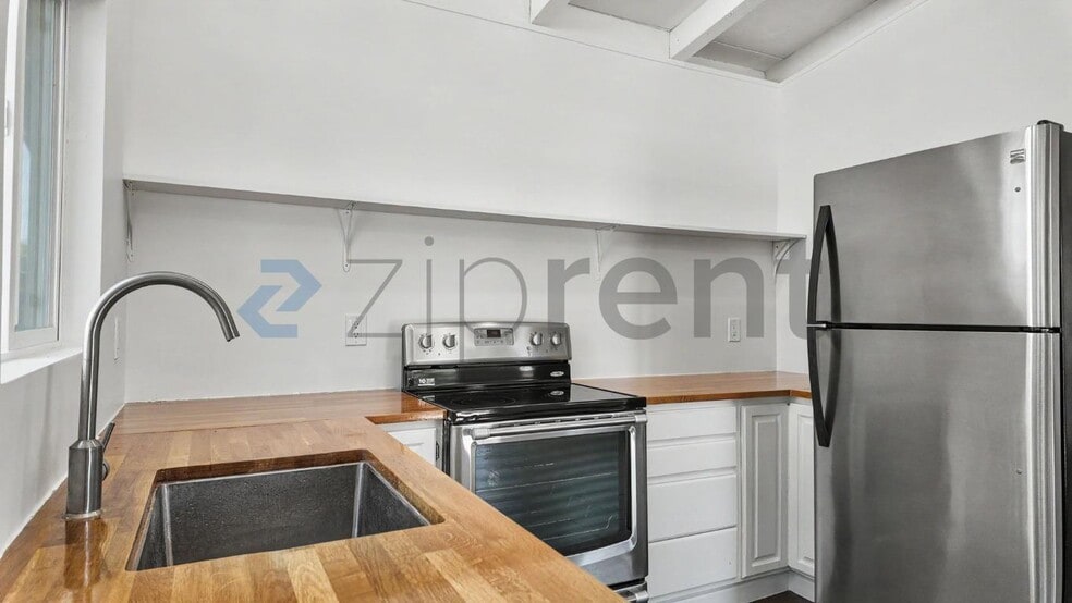 Building Photo - Unit