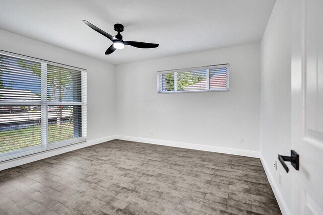 Building Photo - 618 Lindell Blvd