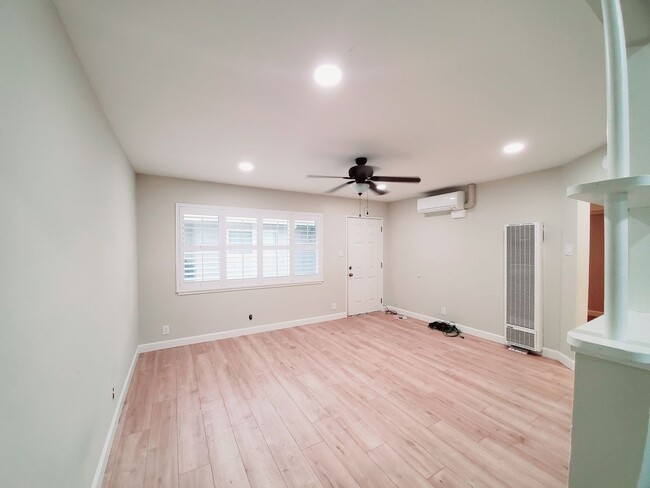 Building Photo - 2 bedroom home with garage, solar power, A...