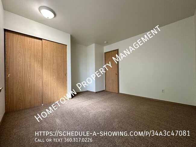 Building Photo - 6763 Steamer Dr SE