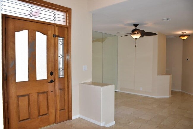 Building Photo - Gorgeous 4 bedroom single story home with ...