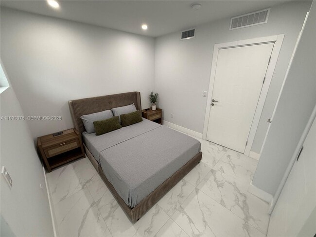 Building Photo - 944 Jefferson Ave