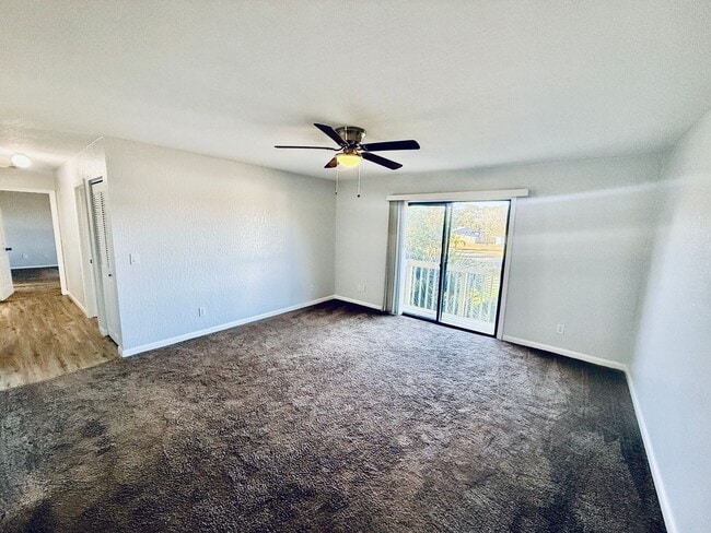 Building Photo - Low-Maintenance 2 Bedroom Condo with Modern Comforts