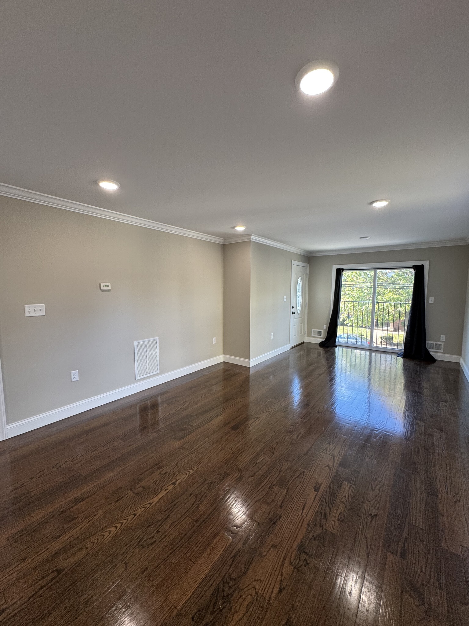 Building Photo - 515 Walnut St