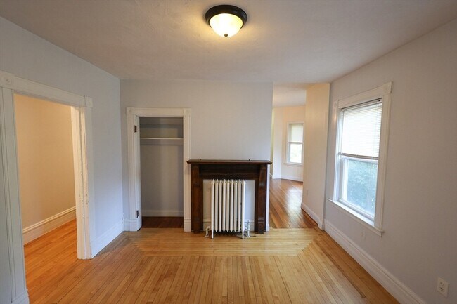 Building Photo - 72 Grampian Way