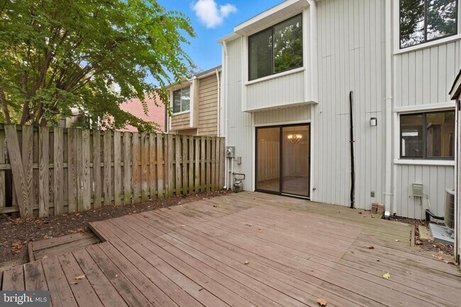 Building Photo - 10369 May Wind Ct