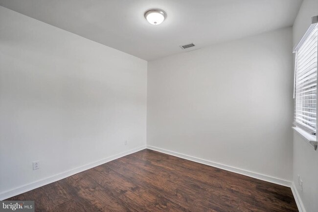 Building Photo - 125 Ford St