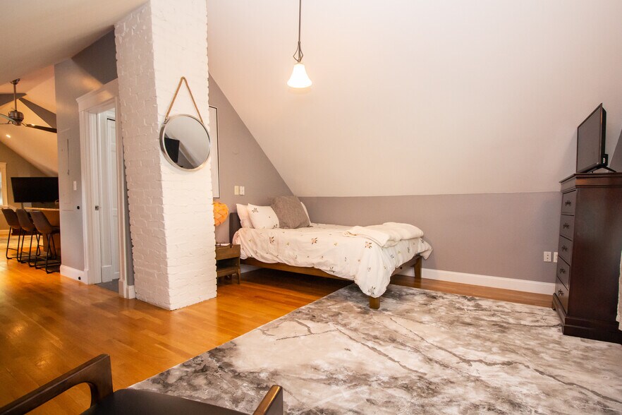 Building Photo - 247 Savin Hill Ave