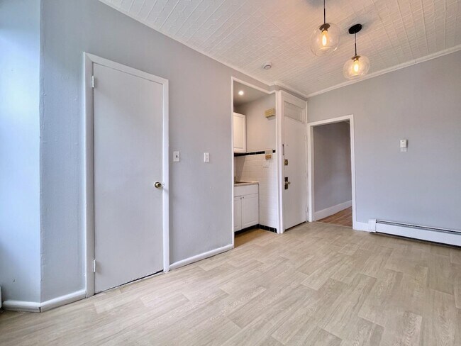 Building Photo - 259 3rd St
