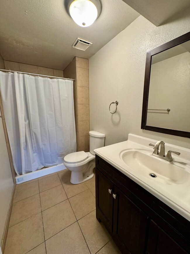 Building Photo - Lovely 3 bedroom+ Office in Widefield