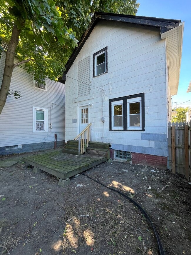 Building Photo - Cudell Area - 3 Bedroom - 1 Bath - Single ...
