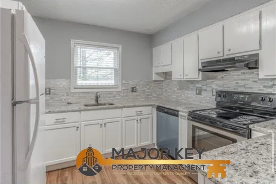 Building Photo - 2340 Beaver Ruin Rd