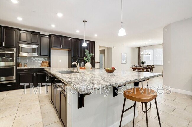 Building Photo - 1141 Vista Verde Dr