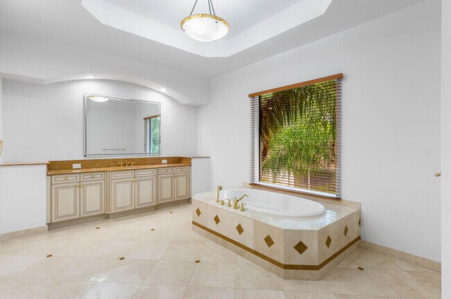 Building Photo - 17662 Circle Pond Ct