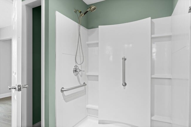 Building Photo - 3 Bedroom 2 Bath Renovated Pet Friendly Home For Rent!