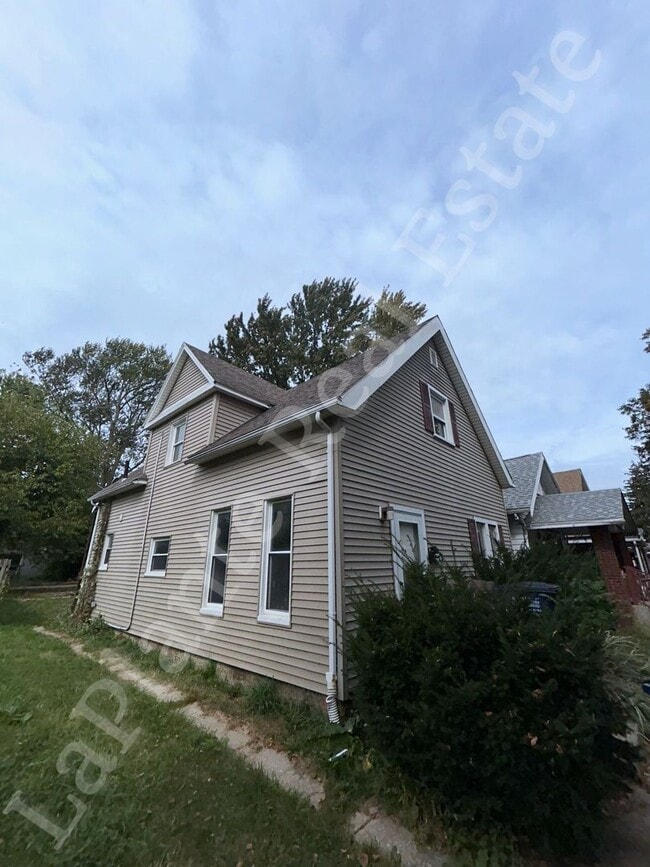 Primary Photo - 4105 Walker Ave