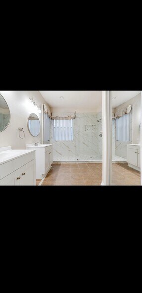 Building Photo - 3035 Fall Crest Dr