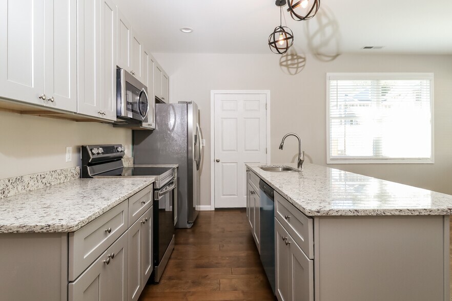 Building Photo - 216 Sycamore Cv Rd