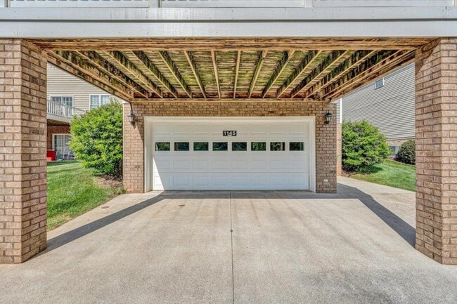 Building Photo - 1145 Cranberry Ct