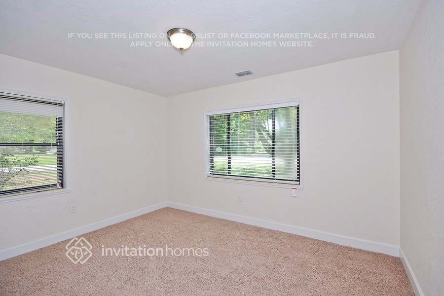 Building Photo - 840 Huntington Pl