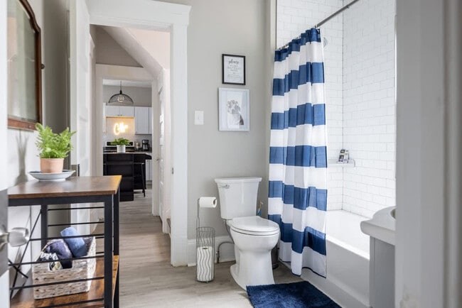 Building Photo - 6011 Ellen Ave