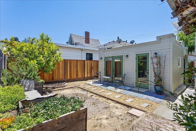 Building Photo - 3608 Fruitvale Ave