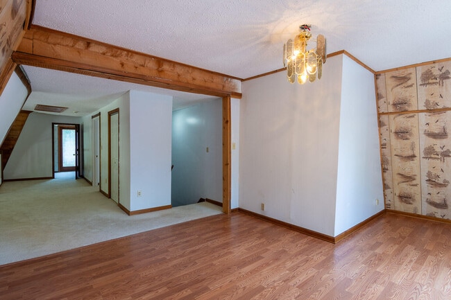 Building Photo - 2865 Old Thomson Rd