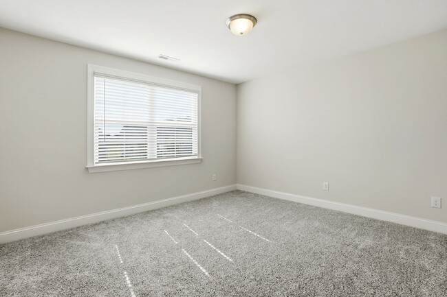 Building Photo - Stunning Home with Main-Level Bedroom, Gourmet Kitchen
