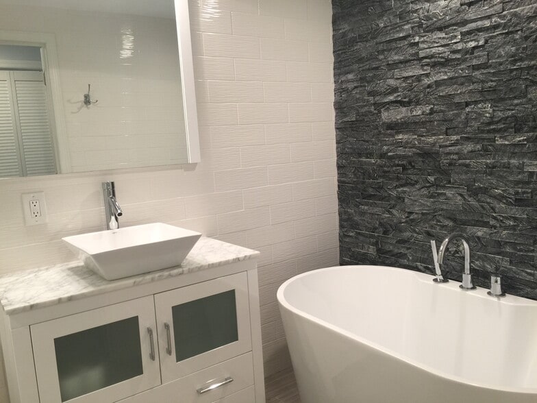 Building Photo - 16 Sherwood Dr