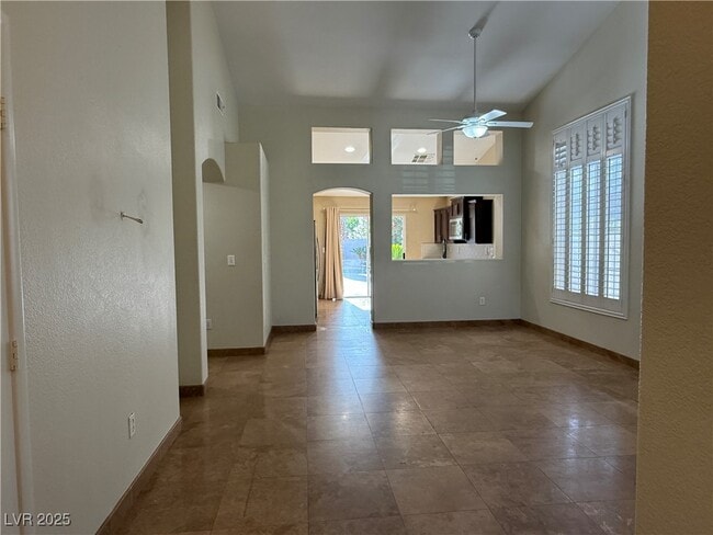 Building Photo - 9530 S Soloshine St