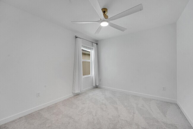 Building Photo - 6371 Windwood Wy