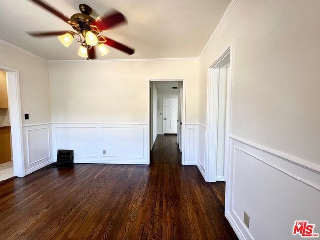 Building Photo - 5039 Inadale Ave