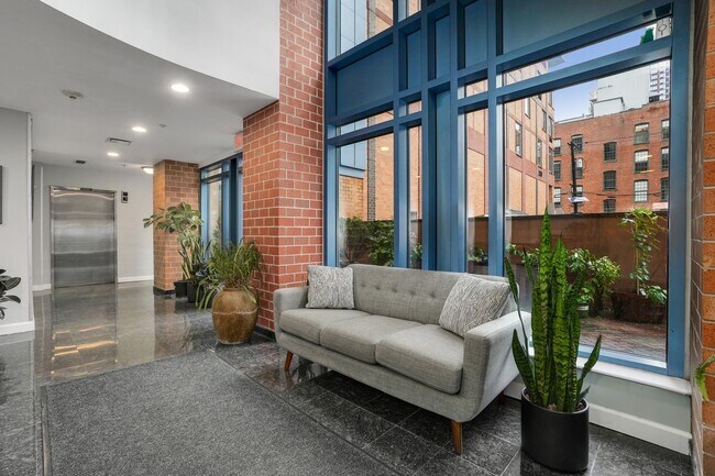 Building Photo - 311 Washington St