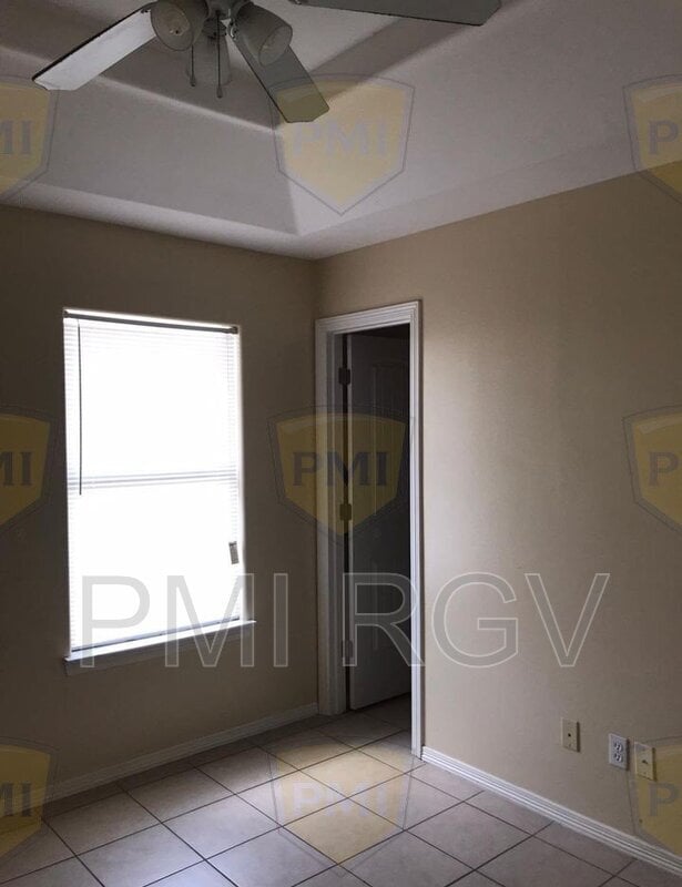 Building Photo - 1603 W Omni Ave