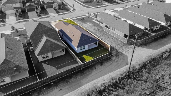 Building Photo - Barely-lived-in single-story 3 bedroom, 2 bath home with 2-car garage located in the Mavera commu...