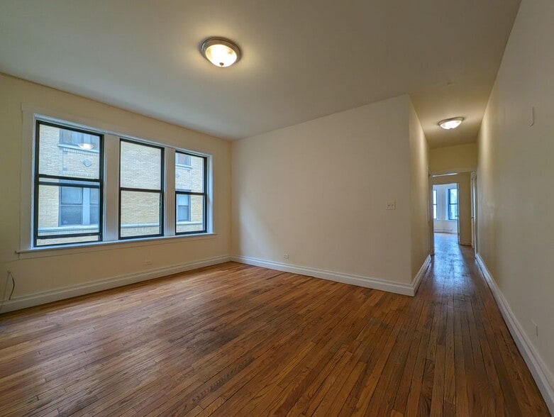 Building Photo - 1530 N Kedzie Ave