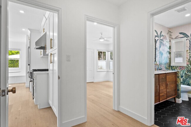 Building Photo - 3956 Alcove Ave