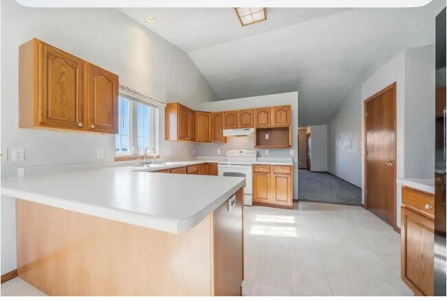 Building Photo - 5769 Skippers Ln