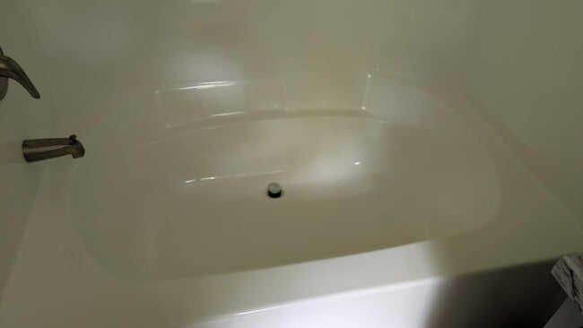 Building Photo - 15462 Lewis Rd