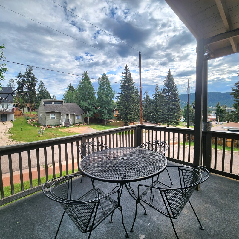 Building Photo - 919 W Lorraine Ave