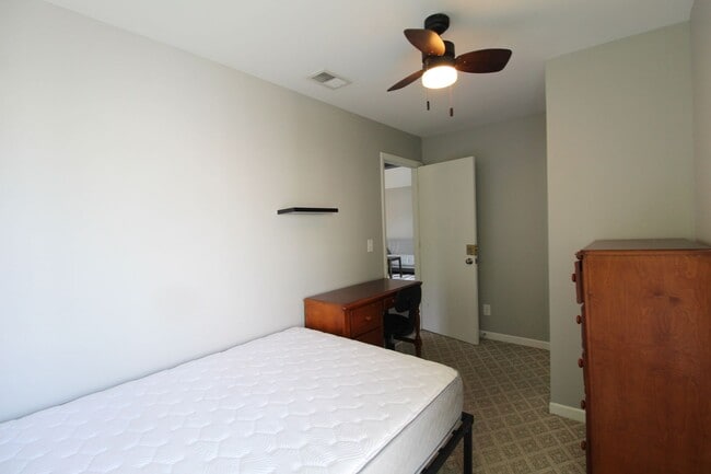 Building Photo - 1342 Hunters Rd