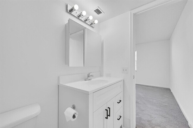 Building Photo - 3402 Bimini Ln