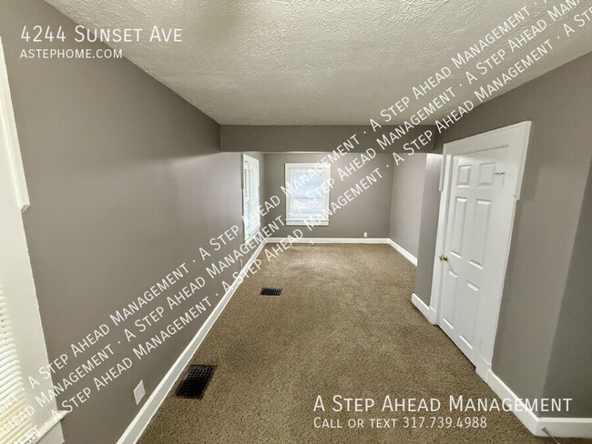 Building Photo - 4244 Sunset-3 Bed/2 Bath with bonus attic ...