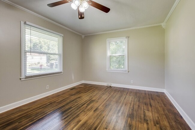 Building Photo - 6215 Laredo Ave