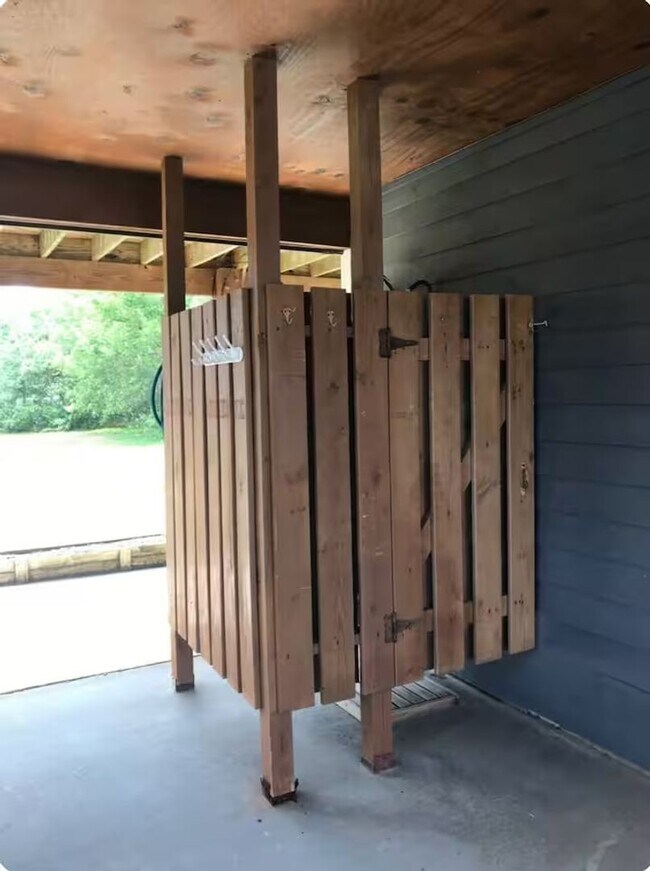 Building Photo - 4 Bedroom 2.5 Bath Home in Nags Head