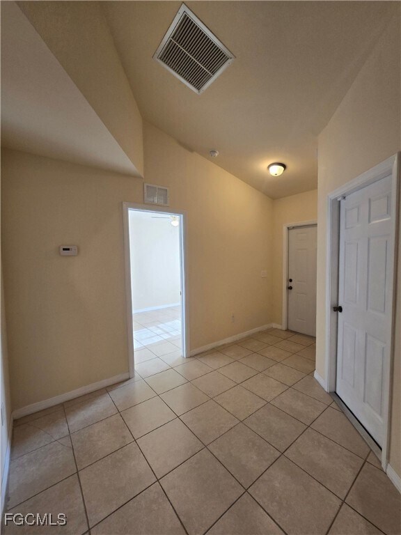 Building Photo - 906 SE 6th Ct