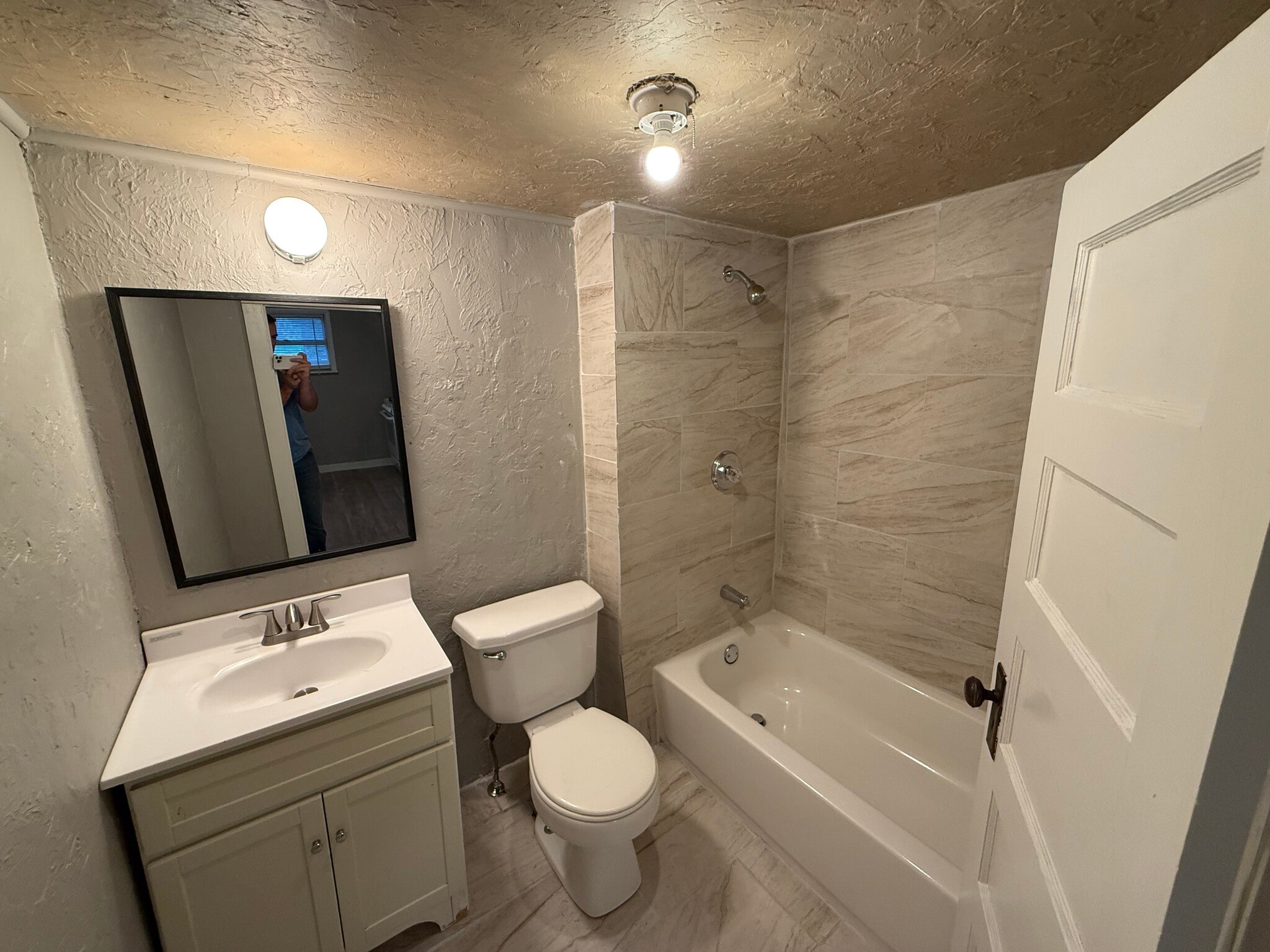 Bathroom - 1019 Twiford St