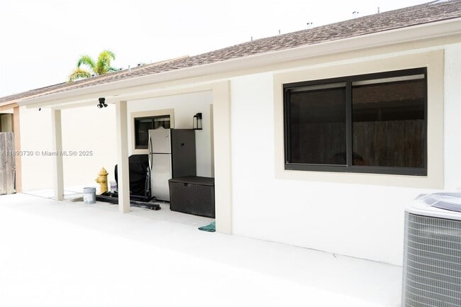 Building Photo - 21900 SW 100th Pl
