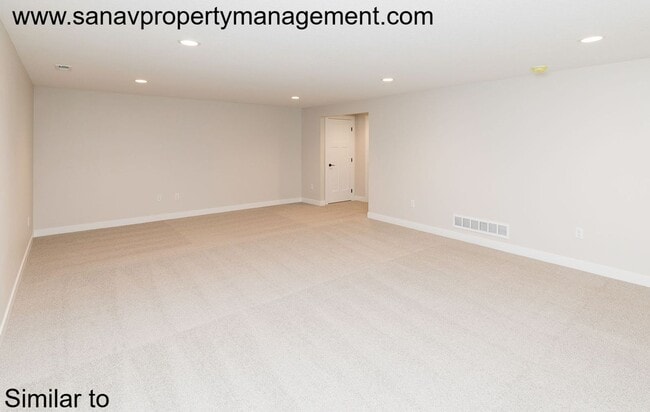 Building Photo - Luxury 2,200 Sq Ft Villa with Chef’s Kitch...